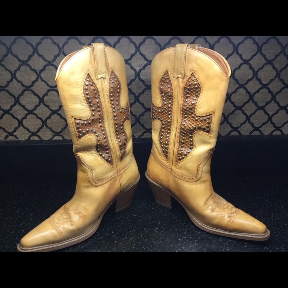 One pair ladies leather cowboy boots